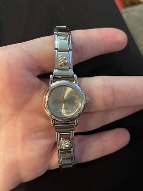 Vintage Stretchy Silver Women's Quartz Bracelet Watch with Crystal Accents